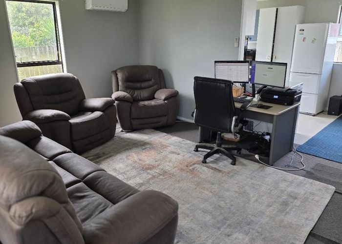  at 2/162 Finlayson Avenue, Clendon Park, Manukau City, Auckland