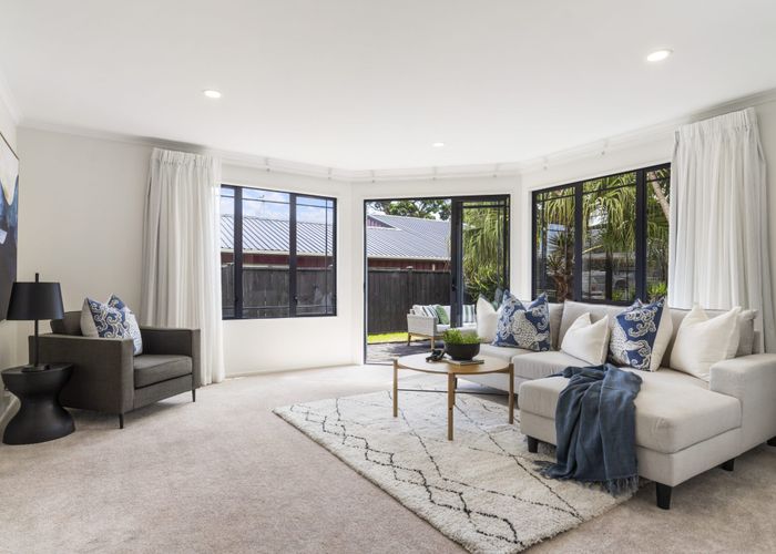 at 2/24A Dallinghoe Crescent, Milford, Auckland