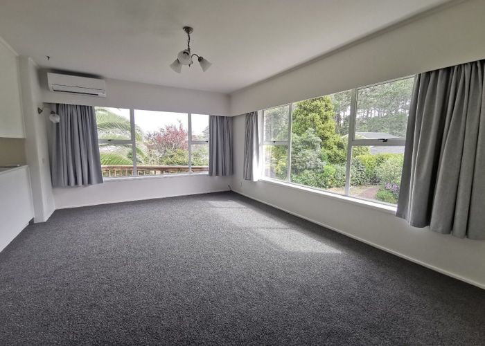  at 1/76 Ravenwood Drive, Forrest Hill, Auckland