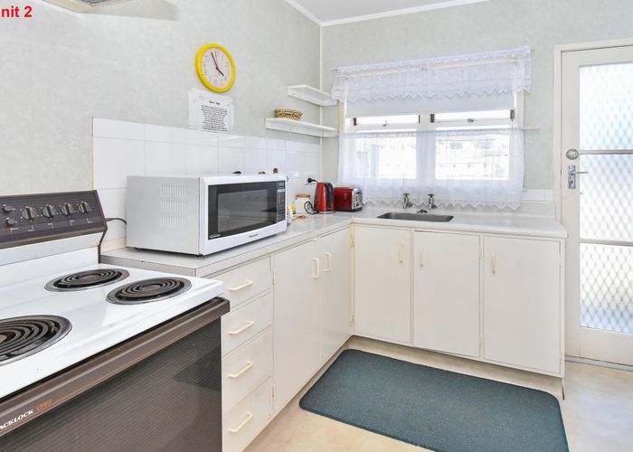 at 2/80 Rangitoto Road, Papatoetoe, Auckland