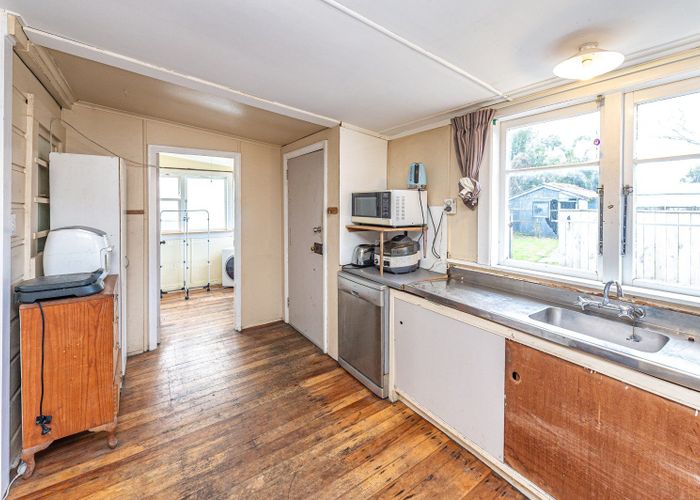  at 4 Lowther Street, Whanganui Central, Whanganui, Manawatu / Whanganui