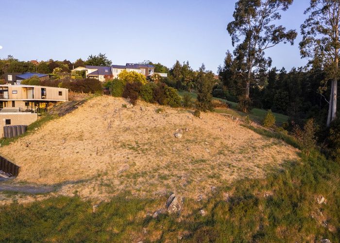  at 7 Halcyon Way, Cashmere, Christchurch City, Canterbury