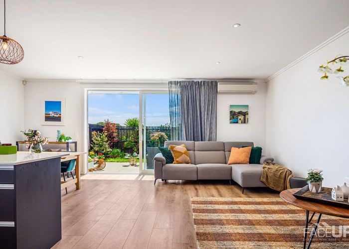  at 32 Marine Parade, Hobsonville, Waitakere City, Auckland