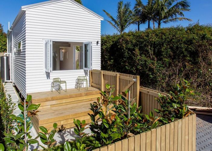  at 26B Clinton Avenue, Te Atatu Peninsula, Auckland