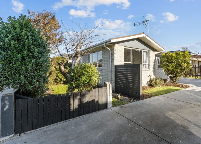  at 1/37 Cavendish Road, Casebrook, Christchurch