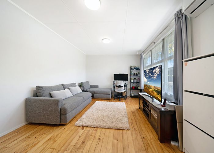  at 2/615 Swanson Road, Swanson, Auckland