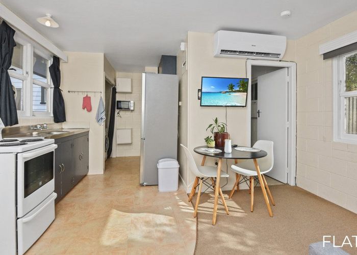  at 1 Whyte Street, Hamilton East, Hamilton