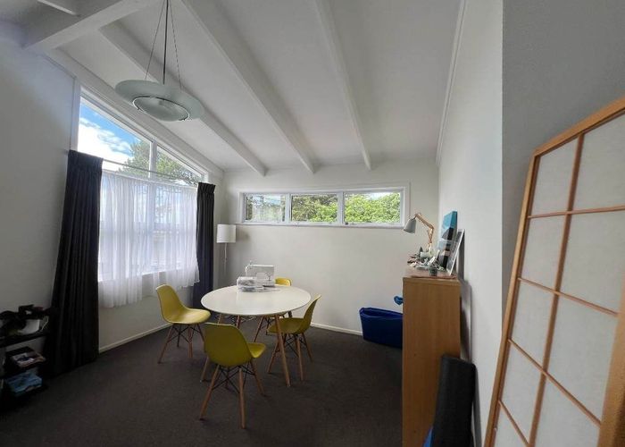  at 11 James Scott Place, Te Atatu South, Waitakere City, Auckland