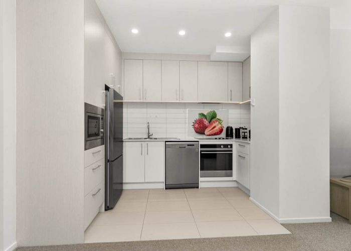  at 207/6 Waikumete Road, Glen Eden, Waitakere City, Auckland