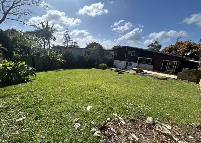  at 19 South Lynn Road, Titirangi, Waitakere City, Auckland