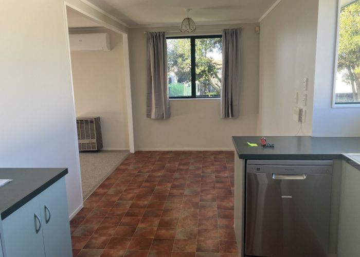  at 6 Rachel Place, Dinsdale, Hamilton