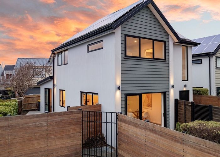  at 54 Dover Street, St Albans, Christchurch