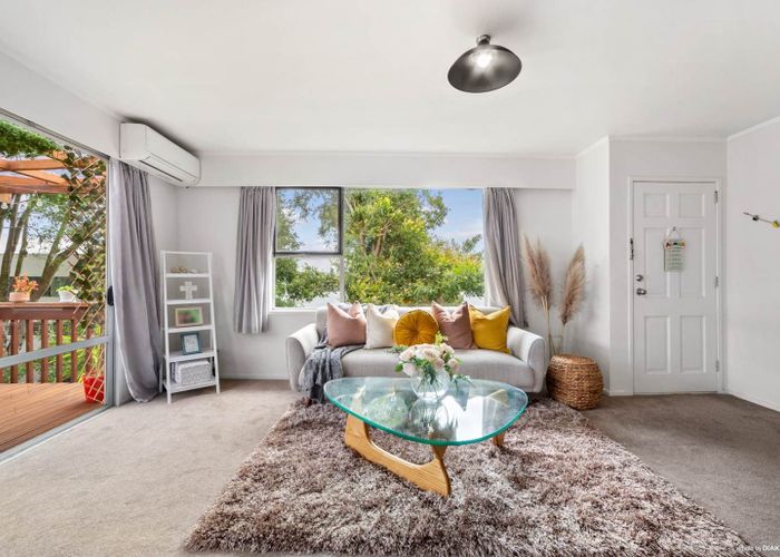  at 19/1 Kathleen street, Totara Vale, North Shore City, Auckland
