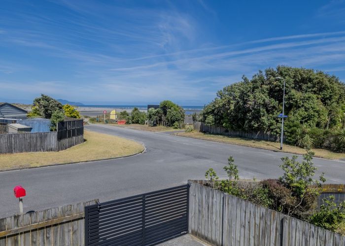  at 58 Manga-Pirau Street, WAIKAWA BEACH, MANAKAU