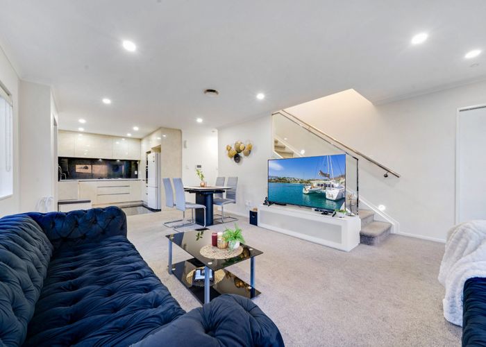  at 2 Dewan Lane, Papatoetoe, Manukau City, Auckland
