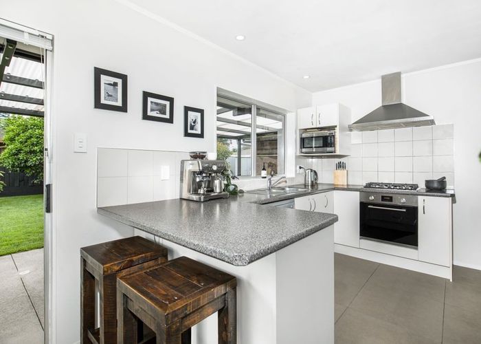  at 6 Corolu Place, Conifer Grove, Papakura, Auckland