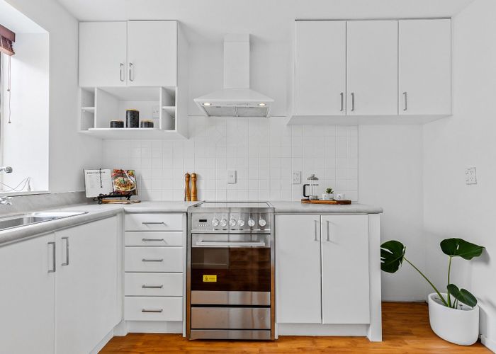  at 1/270 Kilmore Street, City Centre, Christchurch City, Canterbury