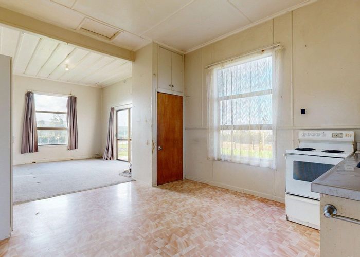  at 8 Old Barn Road, Waitakaruru, Hauraki, Waikato