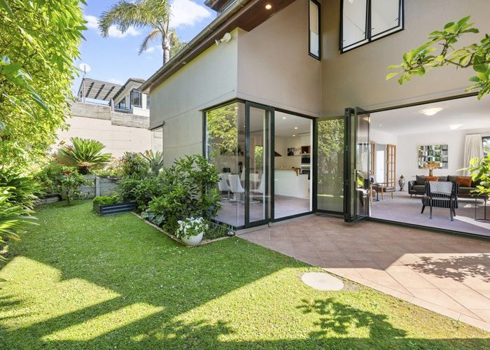  at 2/2 The Esplanade, Castor Bay, Auckland