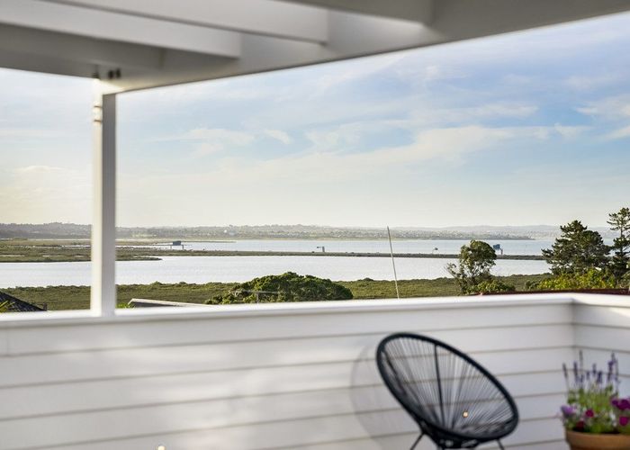  at 33 Fairlands Avenue, Waterview, Auckland