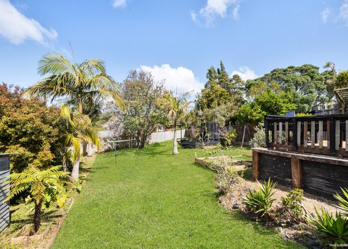  at 22 Avonleigh Road, Green Bay, Auckland