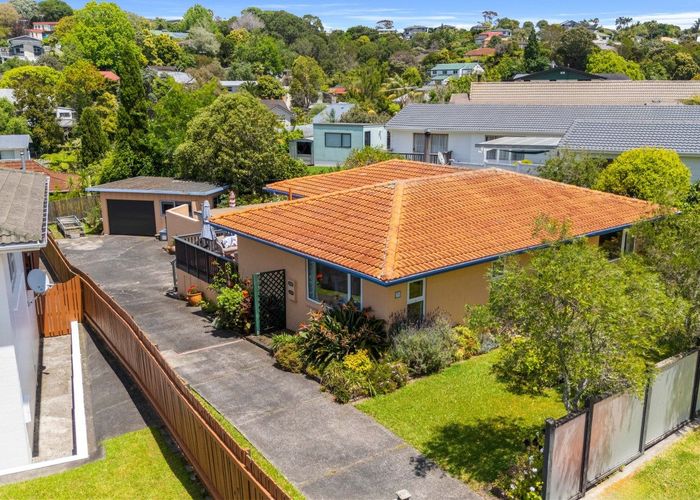  at 71 Stapleford Crescent, Browns Bay, North Shore City, Auckland