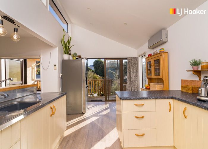  at 20 Bennett Road, Ocean View, Dunedin