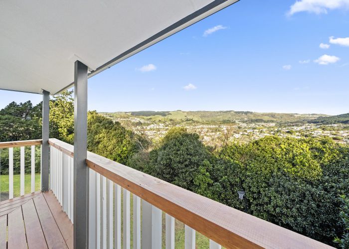  at 33 Westhaven Drive, Tawa, Wellington