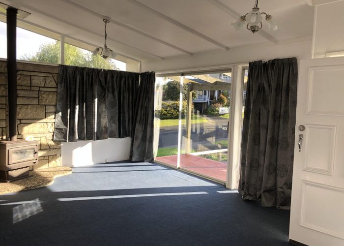  at 51  Normanton St, Glenfield, North Shore City, Auckland