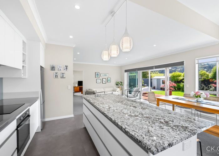 at 8D Glen Iris Grove, Woburn, Lower Hutt