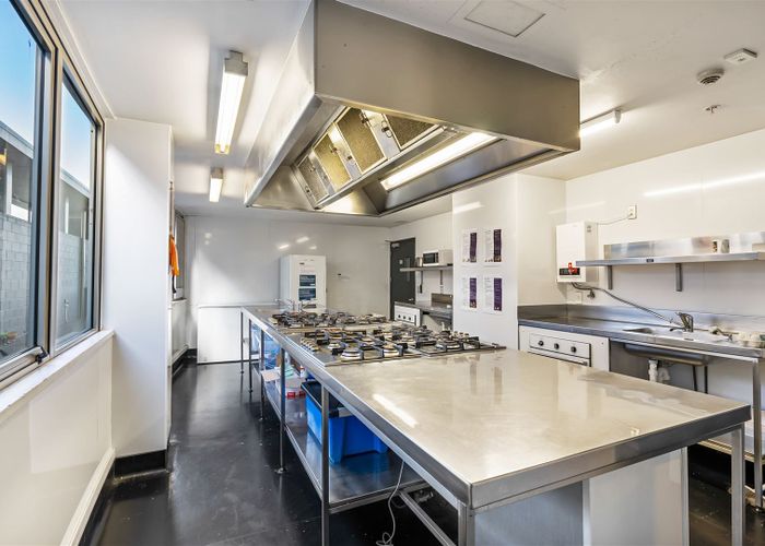  at 402/133 Beach Road, Auckland Central, Auckland