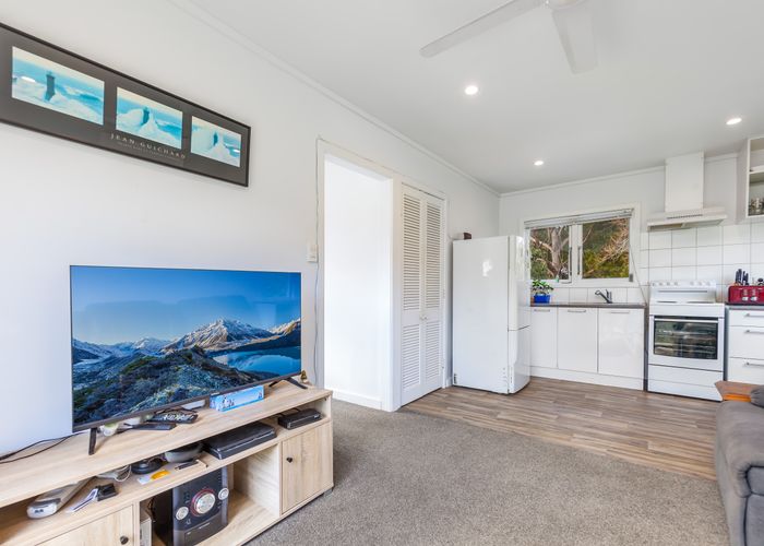  at 59 Hauraki Road, Leigh