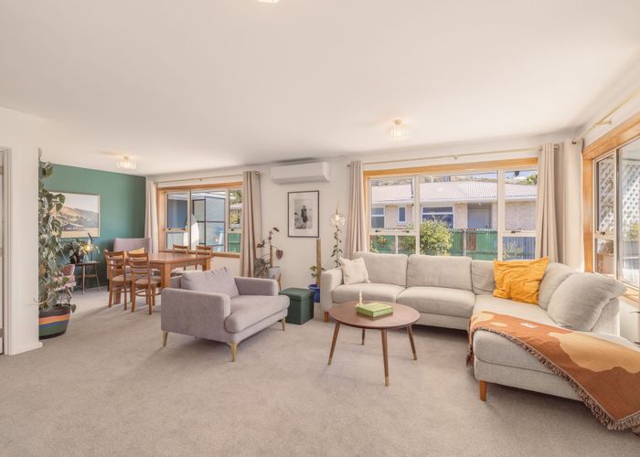  at 6 Laing Crescent, Heathcote, Christchurch City, Canterbury