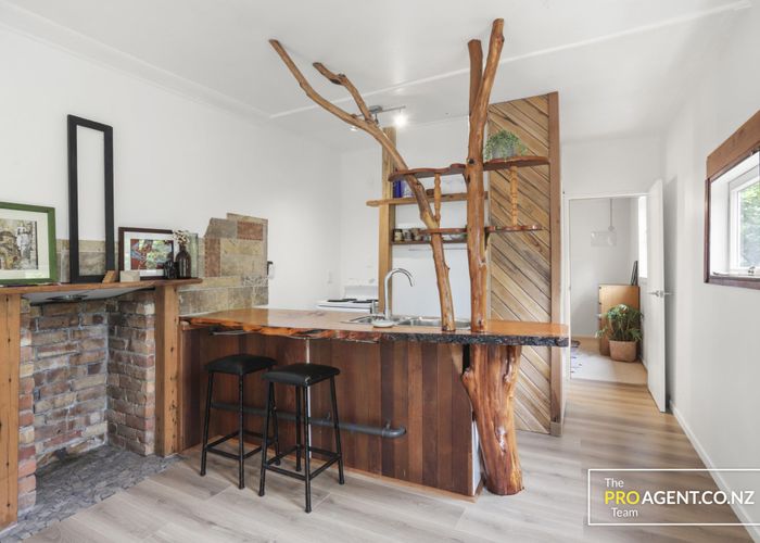  at 28 Laingholm Drive, Laingholm, Auckland
