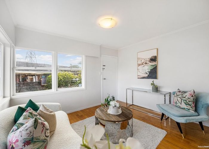  at 2/4 Roseburn Place, Pakuranga, Manukau City, Auckland