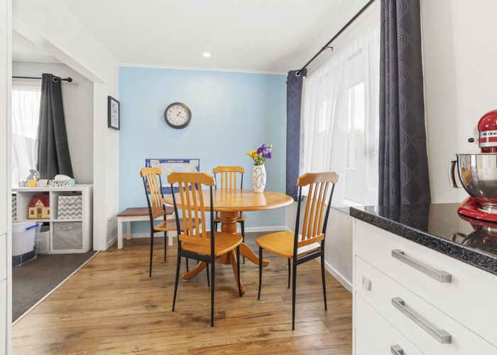  at 5 Colorado Grove, Brooklyn, Wellington