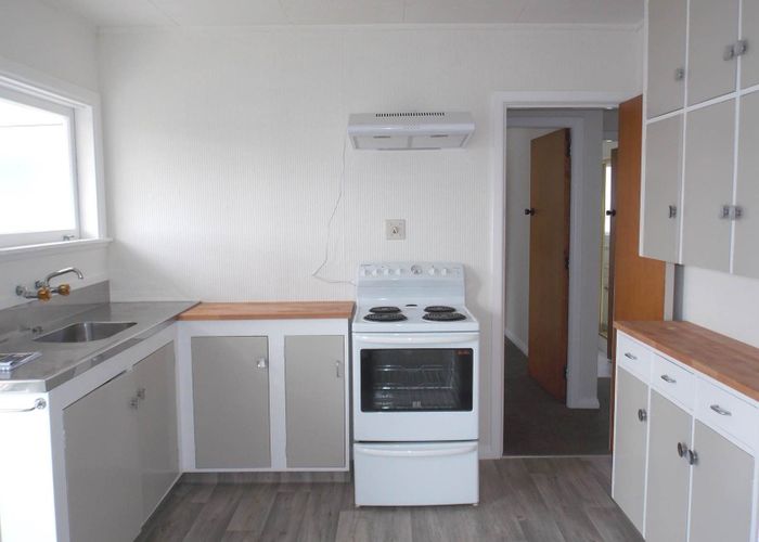  at 1 Lynwood Road, New Lynn, Auckland