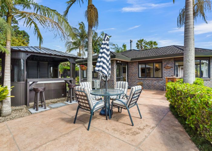  at 184 Cliff View Drive, Green Bay, Auckland