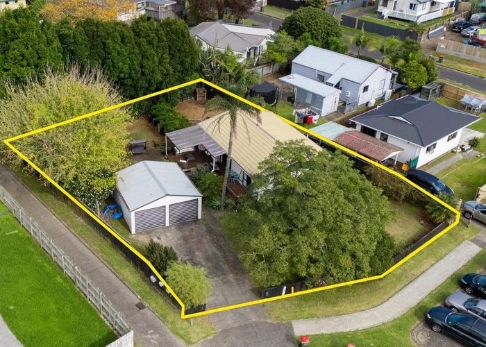  at 9 Justamere Place, Weymouth, Auckland
