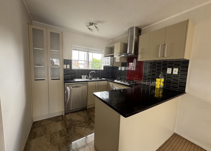  at 1/21 Challen Close, Conifer Grove, Takanini