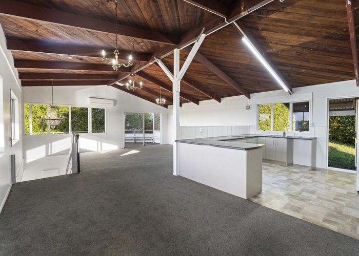  at 10 Lilburn Crescent, Massey, Waitakere City, Auckland
