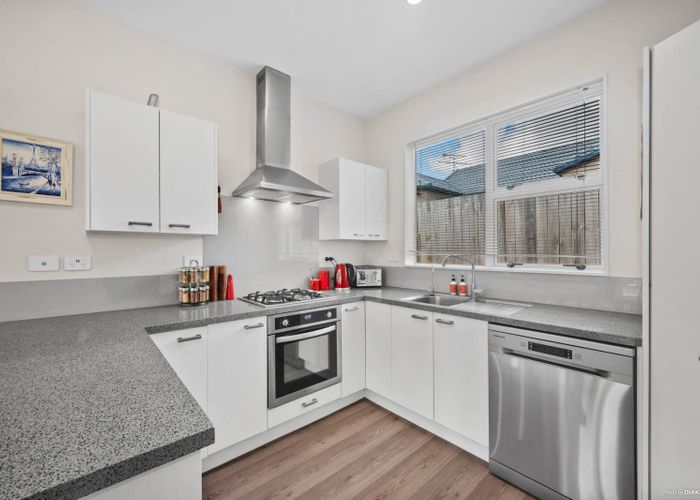  at 11 Fearnley Grove, Albany, Auckland