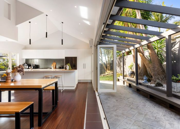  at 13 Newbury Place, Schnapper Rock, North Shore City, Auckland