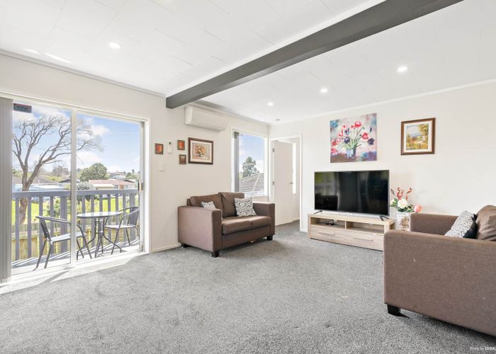  at 8 Daphne Road, Papatoetoe, Auckland
