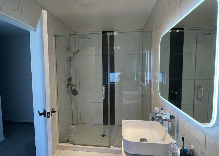  at 8 Haku Road, Flat Bush, Manukau City, Auckland
