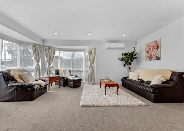  at 8 Headcorn Place, Botany Downs, Manukau City, Auckland