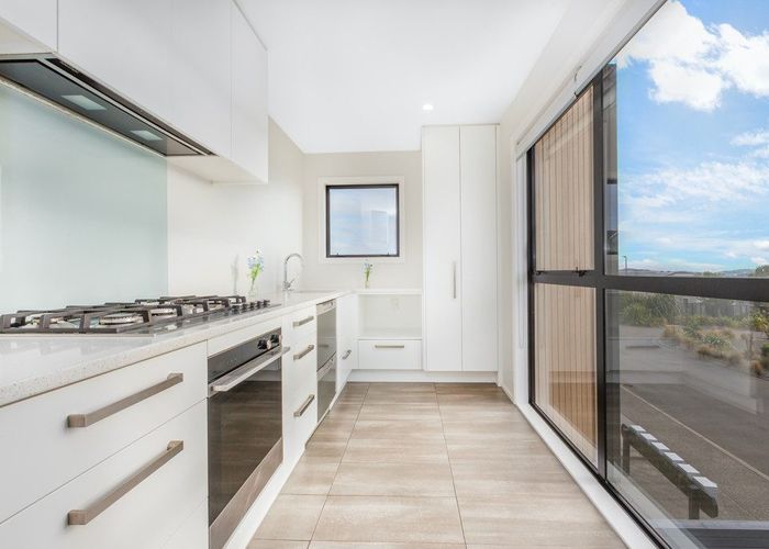  at 32 Tea Tree Lane, Woodridge, Wellington, Wellington