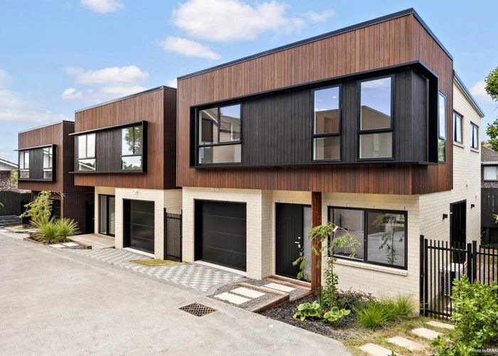  at 11 Rene Place, Sunnyhills, Manukau City, Auckland