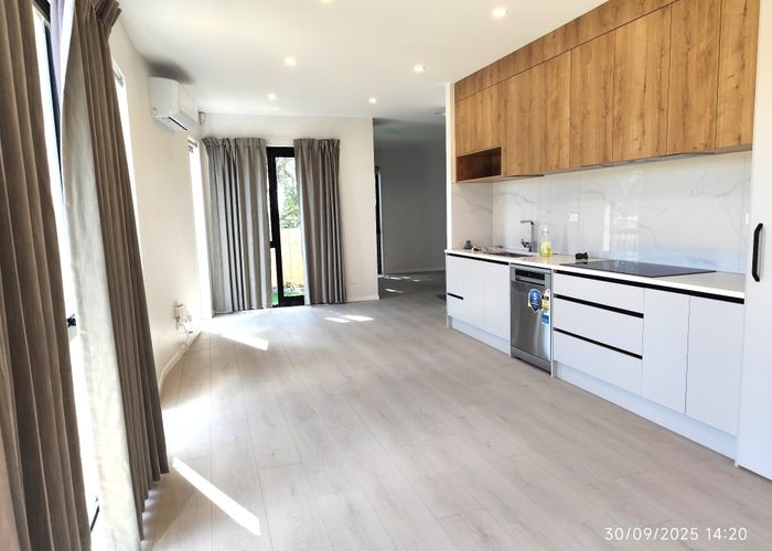  at 4 Chatsworth Crescent, Pakuranga Heights, Manukau City, Auckland