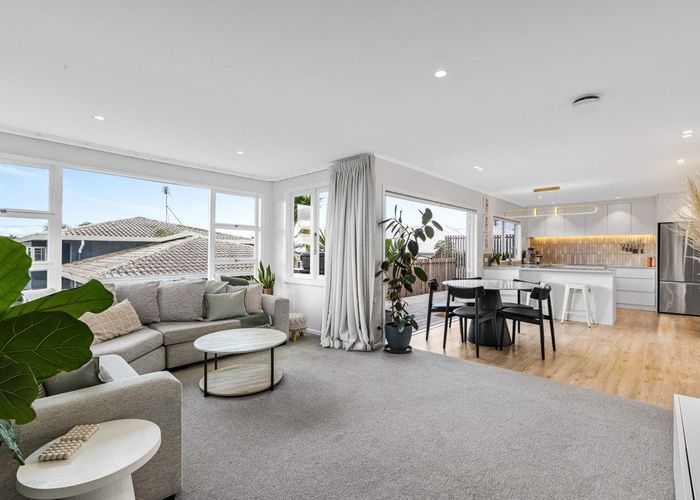  at 2/28 Bay Street, Red Beach, Rodney, Auckland